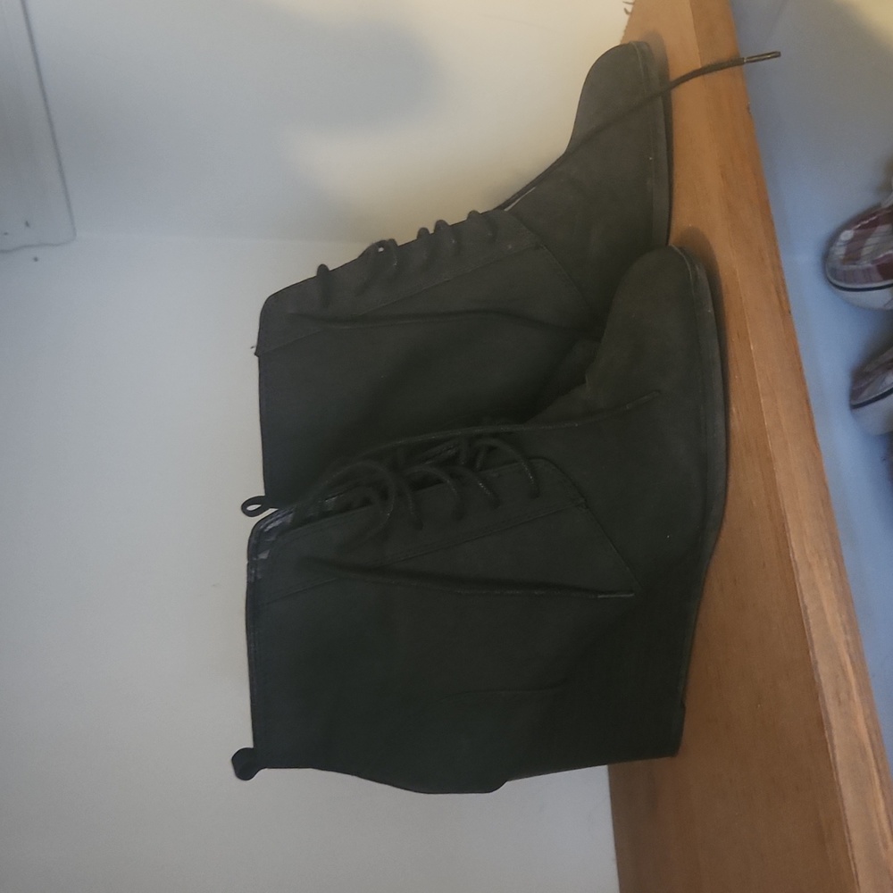 Forever 21 Suade Booties with laces 7.5